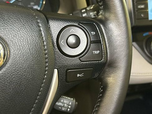 Used 2016 Toyota RAV4 Limited image 29