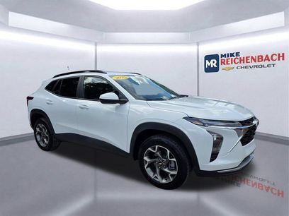 Used 2025 Chevrolet Trax LT