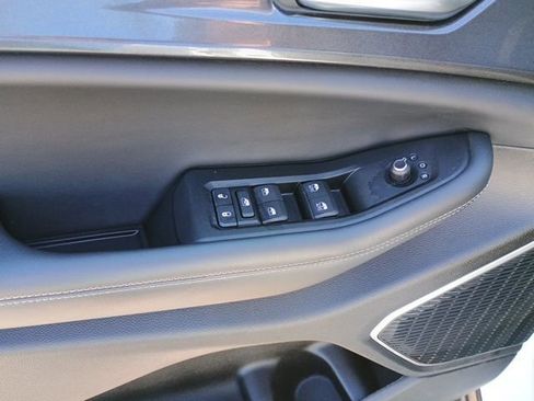 Used 2022 Jeep Grand Cherokee L Laredo image 23