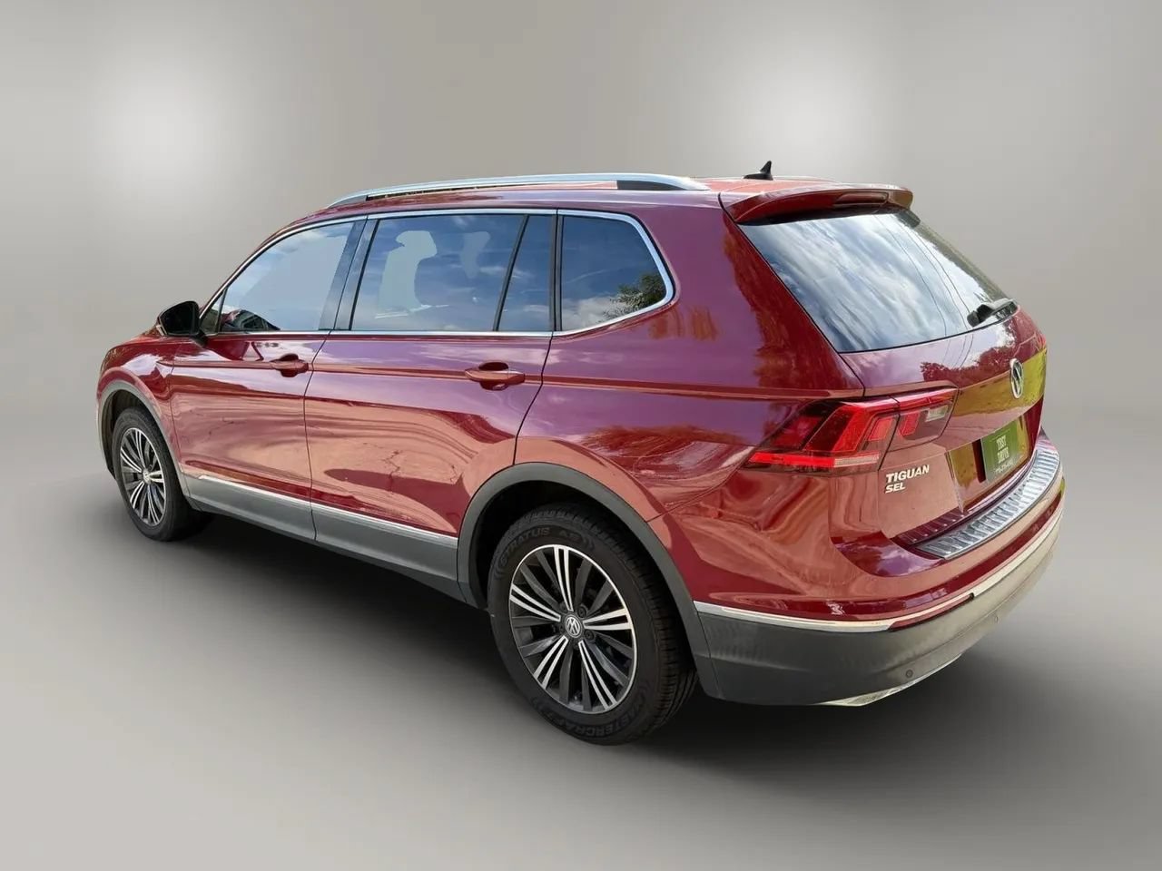 Used 2019 Volkswagen Tiguan SEL FWD image 9
