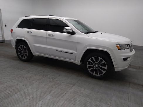 Used 2017 Jeep Grand Cherokee Overland w/ Jeep Active Safety Group image 11