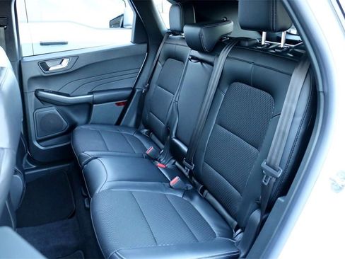 New 2025 Ford Escape SE image 19