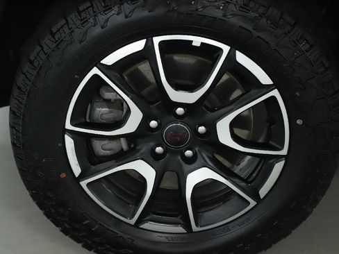 Used 2025 Jeep Compass Trailhawk AWD/4WD image 38