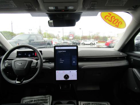 Used 2025 Ford Mustang Mach-E Premium image 24