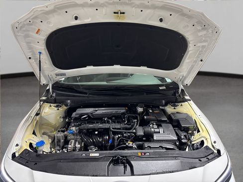 New 2025 Hyundai Elantra SE FWD image 13