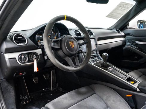 Certified 2021 Porsche 718 Cayman GT4 RWD image 17