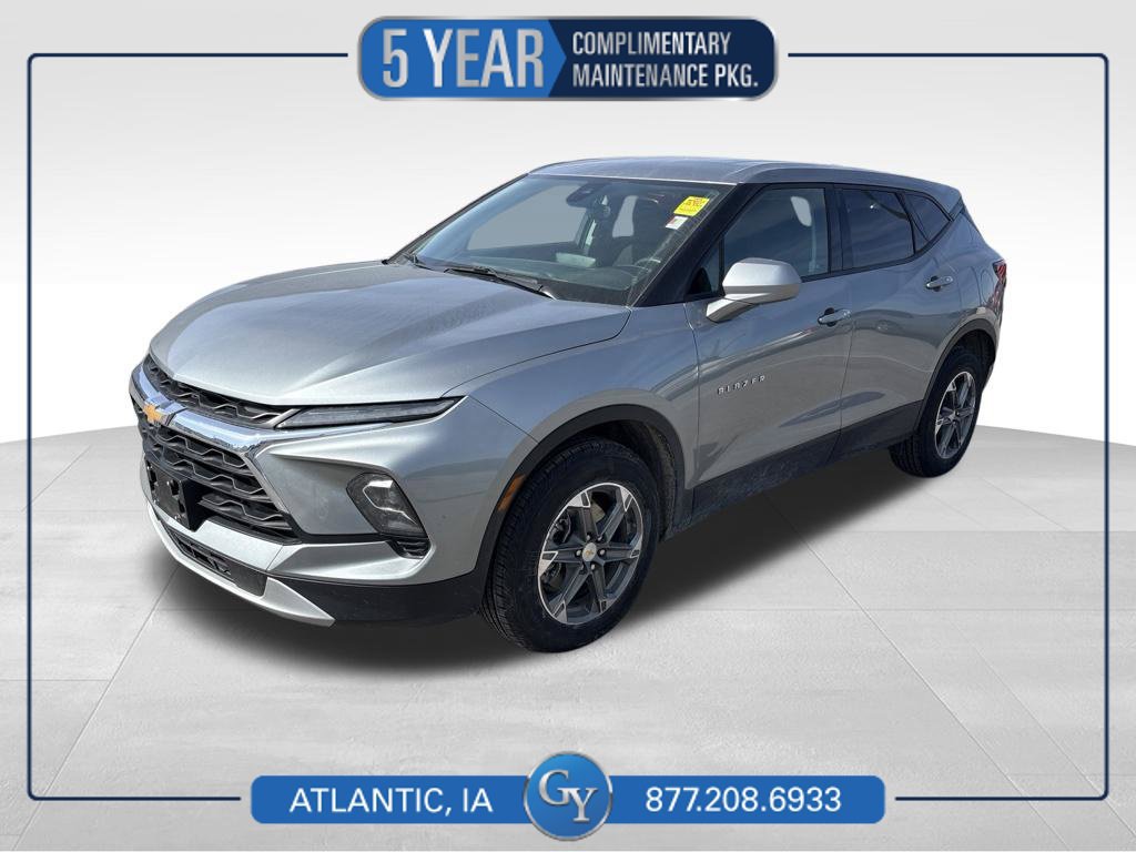 Used 2025 Chevrolet Blazer LT FWD image 1