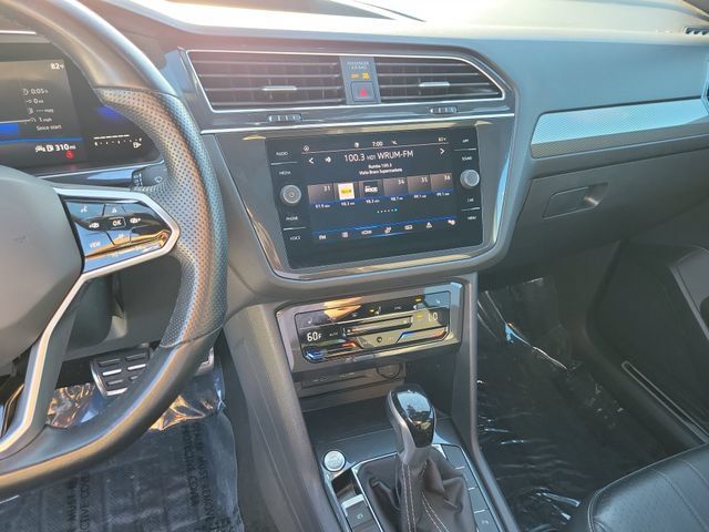 Certified 2022 Volkswagen Tiguan SE R-Line FWD image 25