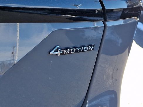 Certified 2025 Volkswagen Atlas Peak Edition SE image 31