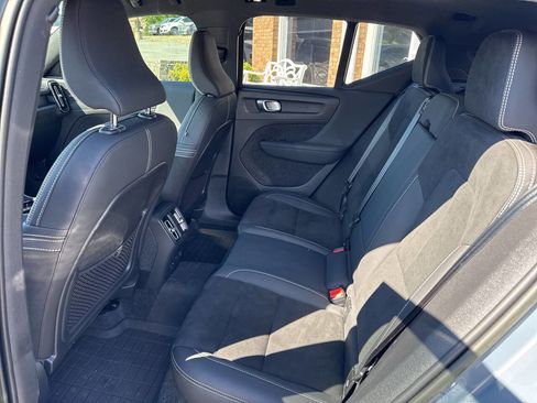 Used 2023 Volvo XC40 Recharge Ultimate w/ Protection Package Premier AWD/4WD image 14