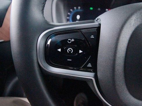 Certified 2025 Volvo XC90 B6 Plus w/ Protection Package Premier image 24