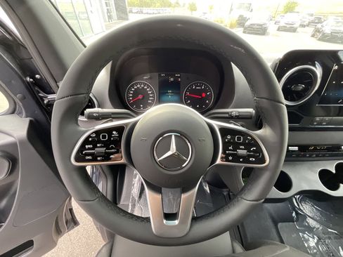 Used 2024 Mercedes-Benz Sprinter 2500 image 20
