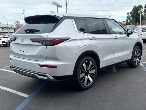 New 2026 Mitsubishi Outlander SE FWD image 5