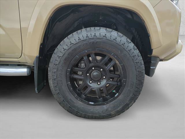 Used 2016 Toyota Tacoma TRD Sport AWD/4WD image 21