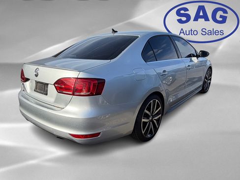 Used 2014 Volkswagen Jetta GLI Autobahn FWD image 3