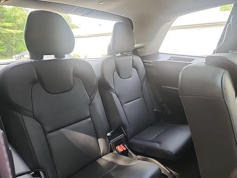 Certified 2025 Volvo XC90 T8 Core w/ Protection Package Premier AWD/4WD image 32