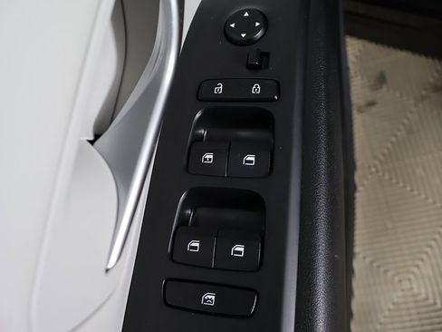 Certified 2024 Hyundai Tucson SE image 32