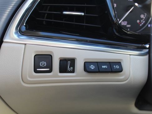 Used 2023 Cadillac XT6 Premium Luxury w/ Technology Package image 29