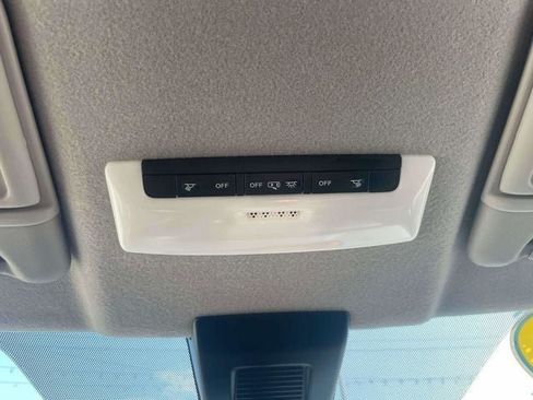 Used 2023 Nissan Kicks SV FWD image 31