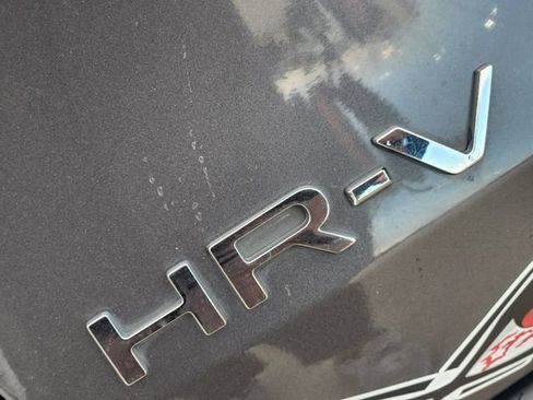 Used 2025 Honda HR-V LX image 11