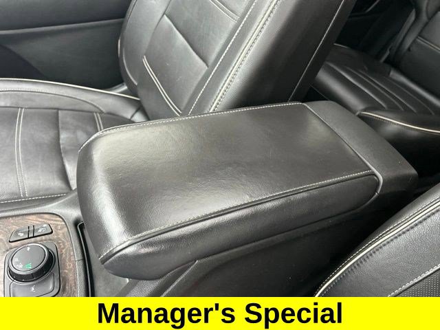 Used 2020 GMC Acadia Denali w/ Technology Package FWD image 37