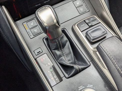 Used 2018 Lexus IS 350 AWD image 12