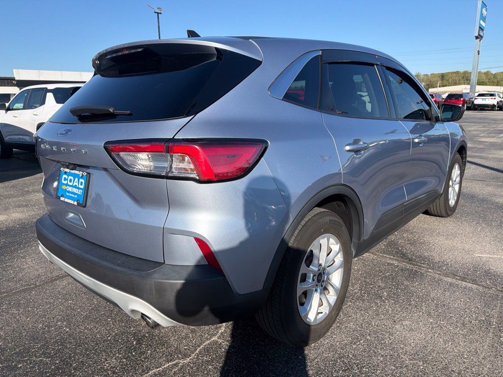 Used 2022 Ford Escape SE w/ Convenience Package FWD image 3