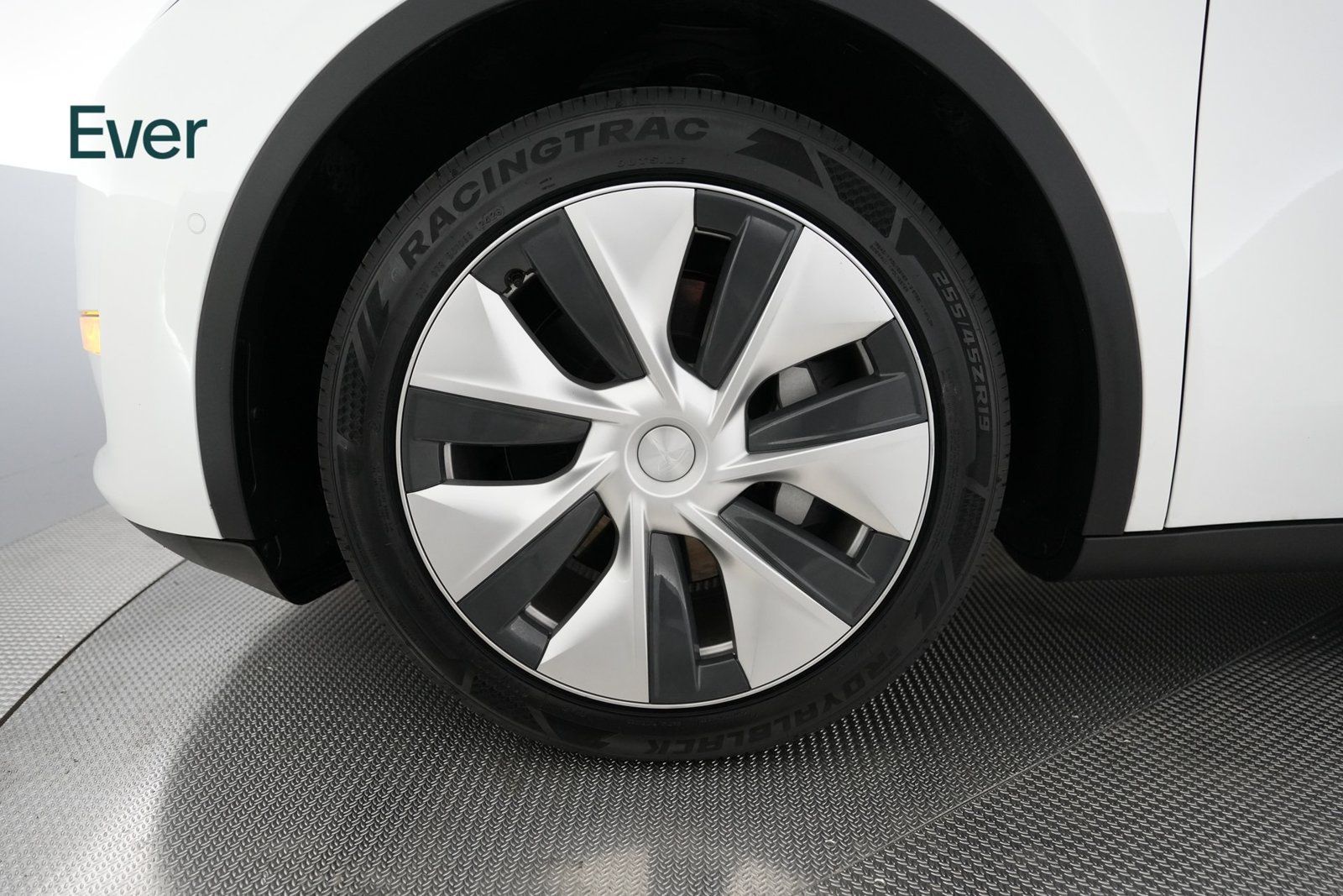 Used 2021 Tesla Model Y Long Range AWD/4WD image 19