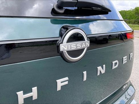 Used 2024 Nissan Pathfinder SL w/ SL Premium Package FWD image 27