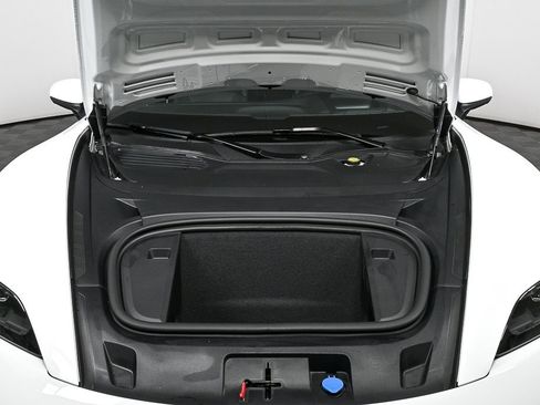 Certified 2025 Porsche Taycan image 34