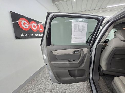 Used 2017 Chevrolet Traverse LT FWD image 27