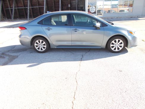 Used 2023 Toyota Corolla LE image 4