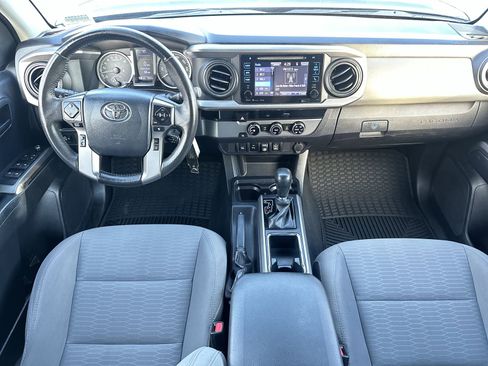 Used 2018 Toyota Tacoma SR5 image 18