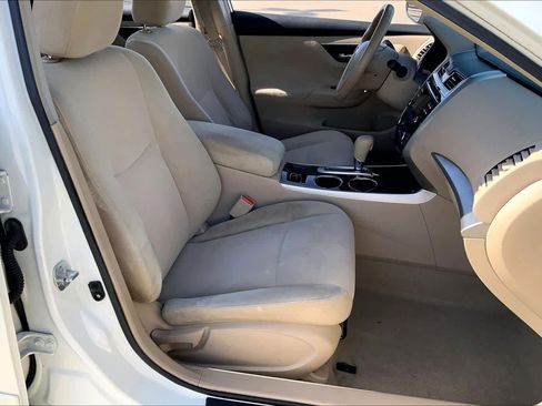Used 2013 Nissan Altima 2.5 SV image 9