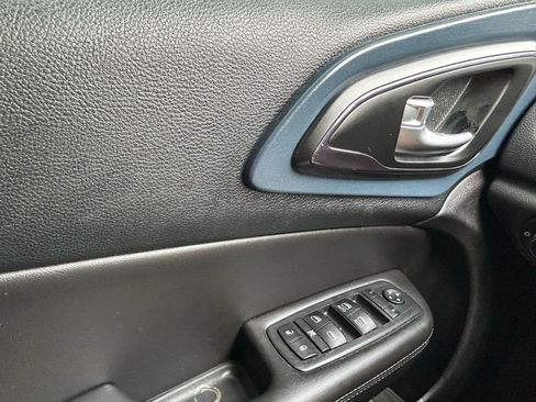 Used 2016 Chrysler 200 S AWD/4WD image 26