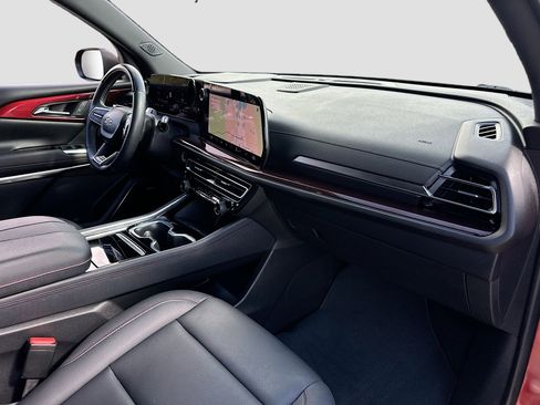 Used 2024 Chevrolet Traverse Z71 w/ Enhanced Driving Package image 30