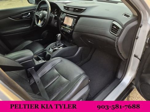 Used 2020 Nissan Rogue SL w/ Premium Package image 14