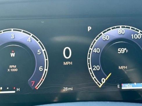 New 2025 Jeep Grand Cherokee L Limited w/ Luxury Tech Group II RWD image 19
