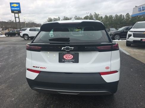 Used 2023 Chevrolet Bolt EUV Premier w/ Sun & Sound Package image 5