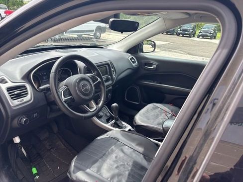 Used 2018 Jeep Compass Sport AWD/4WD image 12