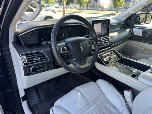 Used 2018 Lincoln Navigator L Black Label w/ Cargo Package AWD/4WD image 19