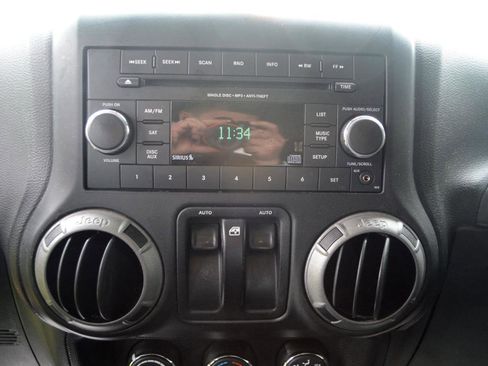 Used 2014 Jeep Wrangler Sport w/ Quick Order Package 24S AWD/4WD image 19