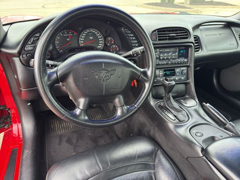 Used 2002 Chevrolet Corvette Coupe w/ Preferred Equipment Group2 RWD image 15