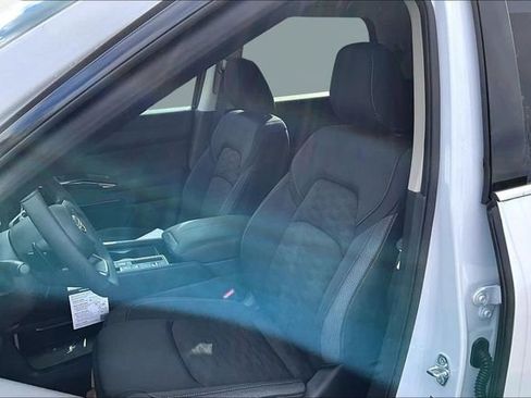 New 2025 Nissan Pathfinder SV image 9