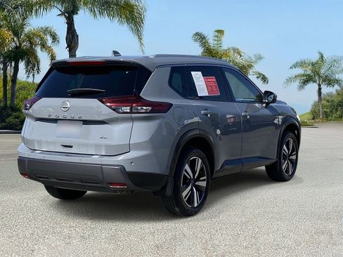 Certified 2025 Nissan Rogue SL w/ SL Premium Package FWD image 5