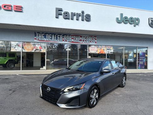 Used 2023 Nissan Altima 2.5 S image 1