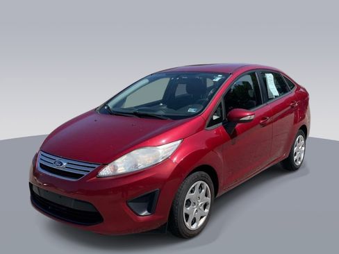 Used 2013 Ford Fiesta SE FWD image 1