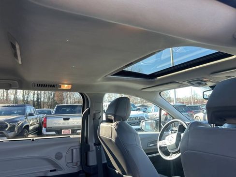 Used 2024 Toyota Sienna XLE image 18