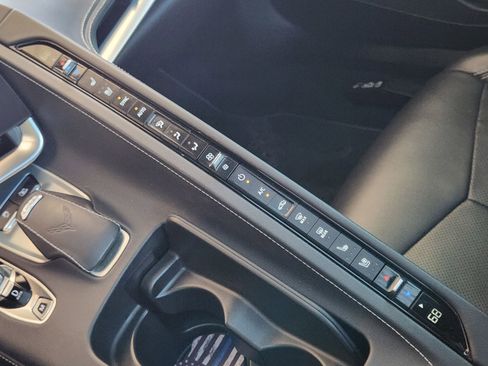 Used 2021 Chevrolet Corvette Stingray image 19