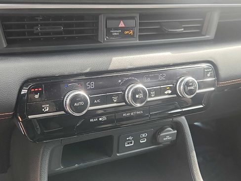 Used 2023 Honda Pilot Sport image 15